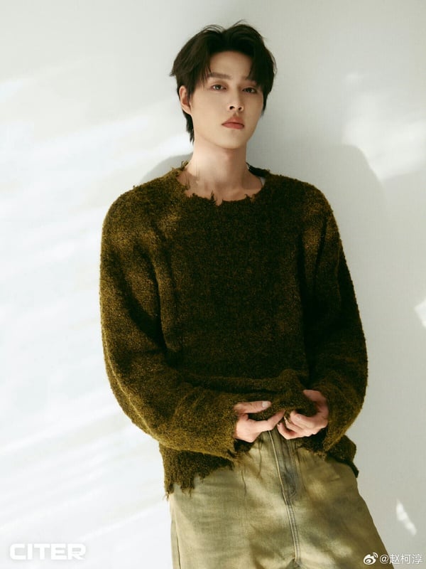 《好一個乖乖女》是今年話題爆棚的豎屏甜寵短劇，講述鹿鳴于飽受鹿家十年的精神折磨，後來遇到了段休冥。前期鹿鳴于利用段休冥以逃離鹿家，卻發現段休冥對自己的專情，慢慢愛上了對方。
