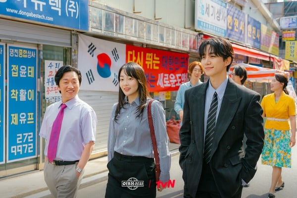 2025Netflix韓劇收視排行榜TOP7！《颱風商社》墊底，《一吻爆炸》第4，冠軍斷層第一！