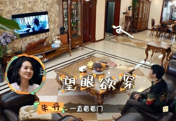 魏大勳可以說是真正意義上的富二代，網傳魏大勳家境非常優渥，他的爸爸是做房地產起家的，魏爸爸是9間公司的法人代表，旗下產業涉及到房地產、金融、傳媒等多個領域。據說魏大勳18歲時，他爸爸就送了他一間注資2000萬人民幣(約8931萬台幣)的房地產公司。
