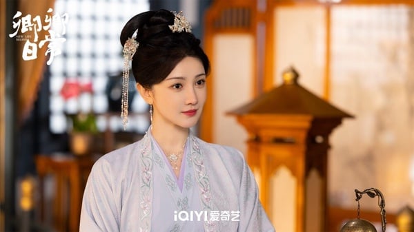 在《狙擊蝴蝶》飾演岑矜閨蜜「春暢」的陳小紜，也是觀眾們公認的古裝女神，每次出演古裝劇，造型都會美到上熱搜，從《斛珠夫人》、《卿卿日常》、《一念關山》到去年客串的《大奉打更人》，每一部的古裝扮相都非常美，而且陳小紜接演的古裝角色的人設也幾乎都是第一美人，真的很符合她的形象！