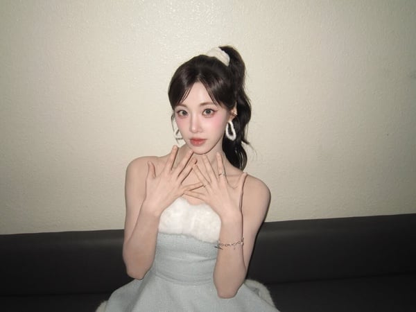 tripleS台灣成員許念慈穿著可愛白色洋裝打歌服