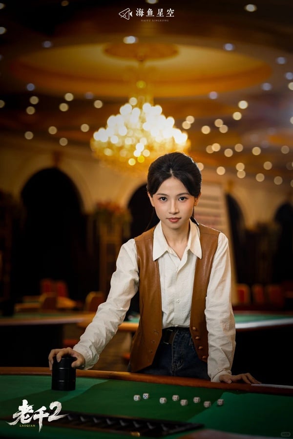 《老千》由白方文、劉凡菲主演，這是一部反賭的短劇，但拍得很有意思。節奏緊湊，每集都有不少反轉與驚喜，讓人會想一集一集追下去！而且不少網友表示，這部雖然是短劇，但在製作上卻不馬虎，場景及服化道的質感很好。