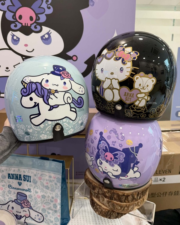 7-11「ANNA SUIＸ三麗鷗」集點！KITTY三用翻轉絨毛枕、珍珠包+玩偶盲盒等25款一次看