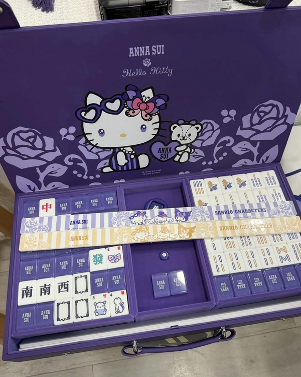 7-11「ANNA SUIＸ三麗鷗」集點！KITTY三用翻轉絨毛枕、珍珠包+玩偶盲盒等25款一次看