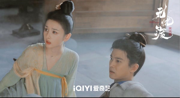 古裝男神任嘉倫的劇當然也是必看！《無憂渡》是近年比較少有的古裝志怪題材，講述有著神秘背景的獵魔人宣夜，和一個聰明可愛的女孩半夏，兩人在人妖共存的世界，共同經歷奇情懸案。《無憂渡》上檔前就有高期待，上檔後也沒讓觀眾失望，豆瓣評分高達7.6。