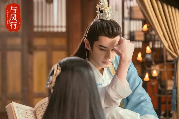 《雙軌》何與的7件事：具回族血統、曾出演《陷入我們的熱戀》，大秀緊實腹肌超養眼
