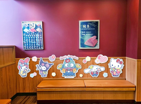 三麗鷗在藏壽司！藏壽司聯名三麗鷗15款扭蛋12/26開跑，加碼三麗鷗環保杯、頸枕必收