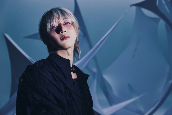 NCT成員TEN以充滿實驗風格的個人專輯《STUNNER》回歸歌壇