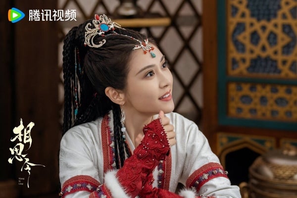白冰可也演過不少古裝劇，比起時裝劇，大家對她的古裝造型，可能還更有印象！她演過《安樂傳》、《祈今朝》，今年則出演了《似錦》與《相思令》，在《相思令》演的是宋威龍的妹妹玄青寇，同時也是北泫公主，而白冰可之後還會出演孟子義、李昀銳主演的《尚公主》。