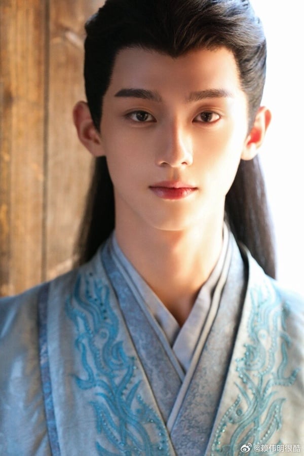 《驕陽似我》8位演員穿古裝！「思靚」古裝美過趙今麥，「莊序」賴偉明被狠狠拍醜了