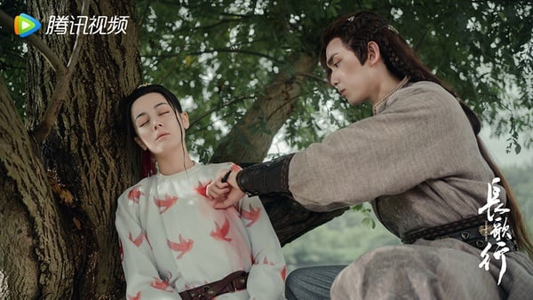 迪麗熱巴和吳磊主演的《長歌行》由夏達的同名漫畫改編，講述講述大唐時期玄武門之變後，太子李建成之女永寧公主李長歌，在唐朝與草原各部落間鬥智鬥勇、解開死局，並與草原第一武將曲折唯美的愛情故事。