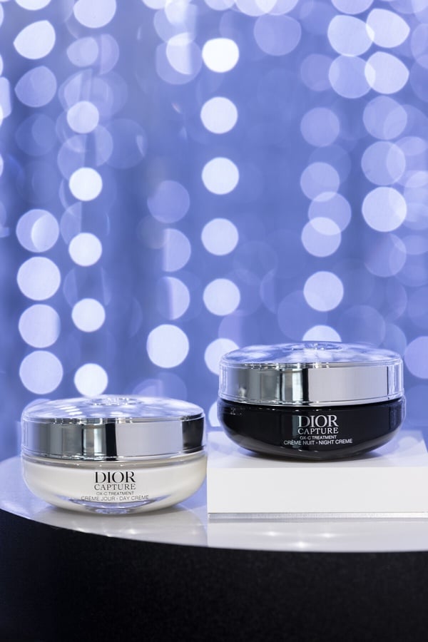 迪奧 dior 抗老晚霜與日霜系列搭配使用，全時守護肌膚彈性結構，維持澎潤光采