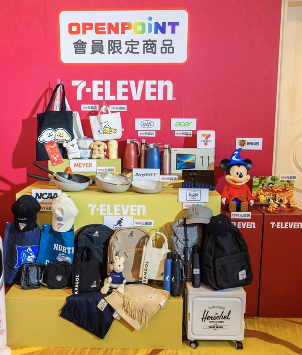 7-11「2026新年福袋」開箱！KITTY、酷洛米、史努比等10大肖像，7種價格共130款一次看