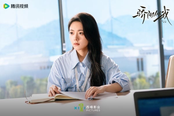 趙今麥是童星出身，所以演技一直都是備受肯定，只不過先前網友們都認為她不太適合演愛情劇，演《在暴雪時分》及《櫻桃琥珀》的效果都不如預期，不過這次在《驕陽似我》飾演聶曦光，卻獲得不少好評！聶曦光也是個小太陽，雖然是大小姐，但卻過得很低調，人設青春可愛，和趙今麥有點像，角色還原度蠻高的，再加上趙今麥搭宋威龍也很有CP感！
