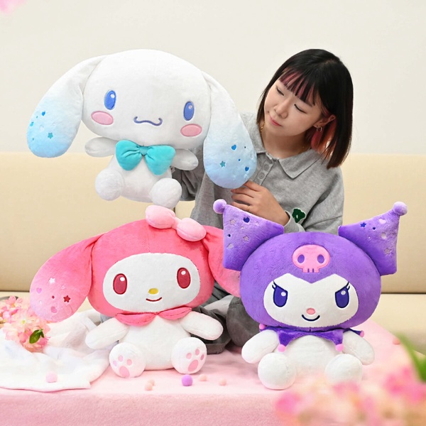 7-11「三麗鷗盲盒」可愛登場！小精靈x三麗鷗透光公仔、坐姿絨毛吊飾、冰棒遊戲機必收