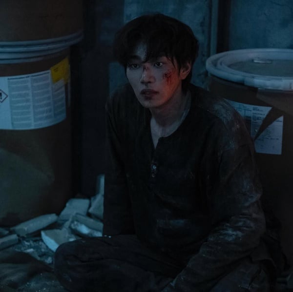 Netflix《偶像瘋子》演員介紹！金宰永女神收割機，崔喜珍《比天堂還美麗》演傲嬌貓咪