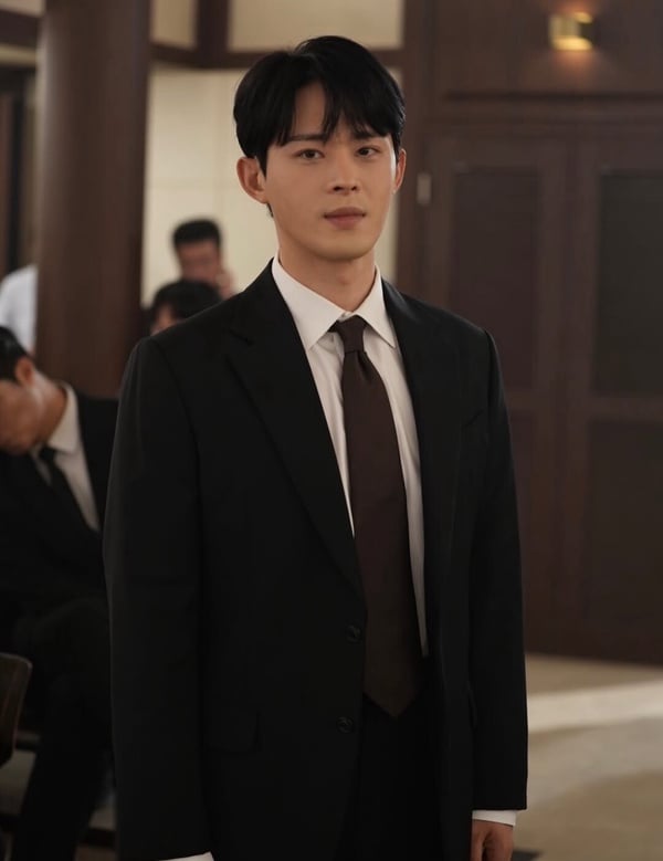 Netflix《偶像瘋子》演員介紹！金宰永女神收割機，崔喜珍《比天堂還美麗》演傲嬌貓咪
