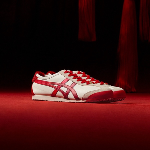 Onitsuka Tiger鬼塚虎MEXICO 66 2026馬年限定鞋，金色馬蹄鐵幸運符號細節