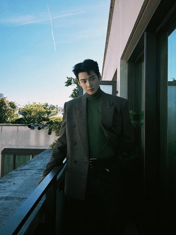 2025 K-POP藝人代言數量TOP10：Jennie僅第9、帶貨女王張員瑛第2，冠軍代言高達30項！