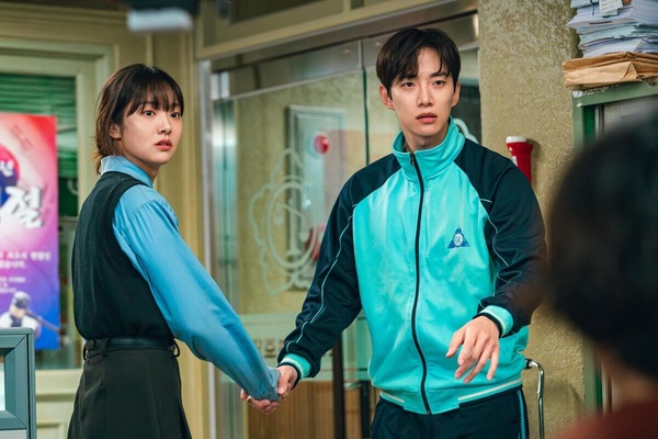 近期Netflix台灣「觀看排行」TOP10！《公益律師》第5，《現金英雄》第2，冠軍很值得追