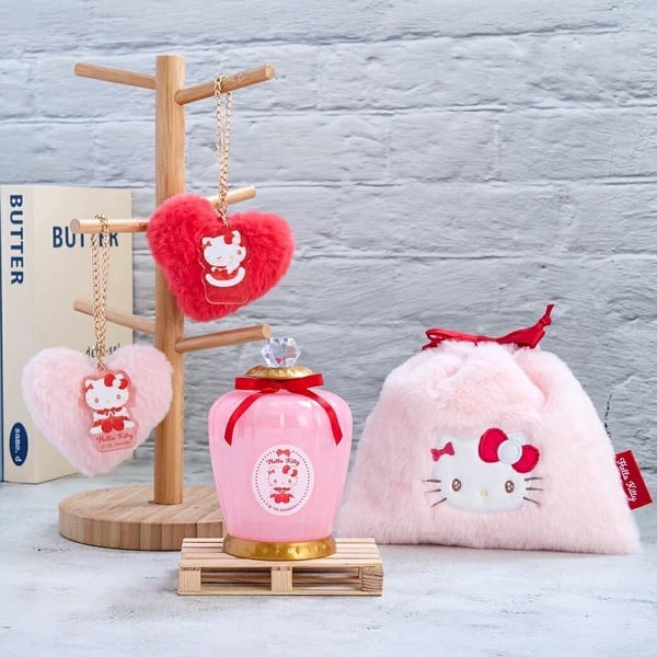 7-11「Ｈello Kitty冬季抽抽樂」開跑！凱蒂貓娃娃、保暖鞋、化妝包、最後一抽可愛必收