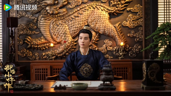 《御賜小仵作》是2021年的黑馬探案劇，最初無人在意，但卻憑藉過硬的劇本小有熱度。也因為第一季廣受好評，時隔五年原班演員回歸又拍了第二季，但目前第二季就沒有那麼受好評。不少劇迷認為，對比第一季，第二季的劇本質量下滑，懸疑感稍弱，而且劇情不能深思，讓喜歡第一季的劇迷比較失望。但如果只當下飯劇的話，《御賜小仵作2》還是可以一看。