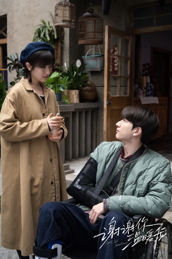 李蘭迪近年推出的陸劇評價都不錯，主演的《濾鏡》、《星落凝成糖》都飆破7分，而冷門的這部《謝謝你溫暖我》評分高達7.6。《謝謝你溫暖我》是現實向的溫馨劇，漸凍人挑戰病魔的故事。林一和李蘭迪還蠻搭的，不過愛情線很虐，播出時讓許多劇迷都哭慘了。