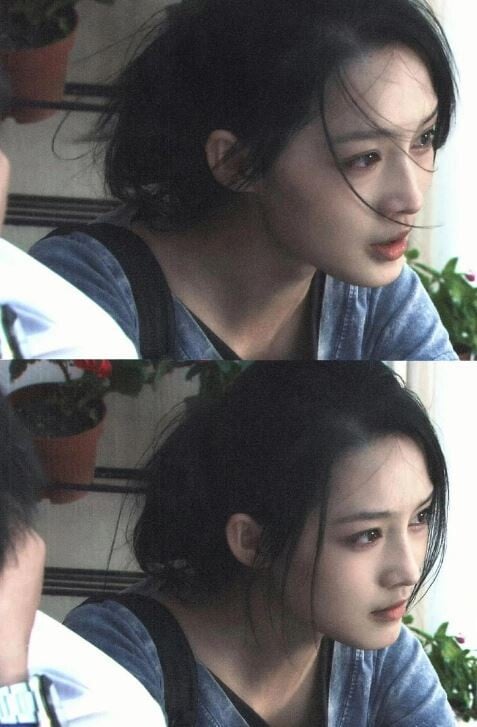 李沁近年以《慶餘年》、《一笑隨歌》、《如懿傳》、《楚喬傳》等古裝劇被大家記住，但其實李沁剛出道時就是讓人印象深刻的美女，她不像迪麗熱巴、古力娜扎是濃顏美人，李沁的五官較淡，氣質高冷，被認為是淡顏美女天花板之一。