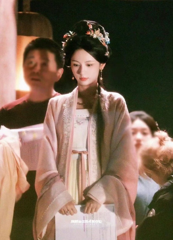 2026陸劇又是95生花「換乘戀愛」!《軋戲》陳星旭盧昱曉、張凌赫+田曦薇，這對演技最穩
