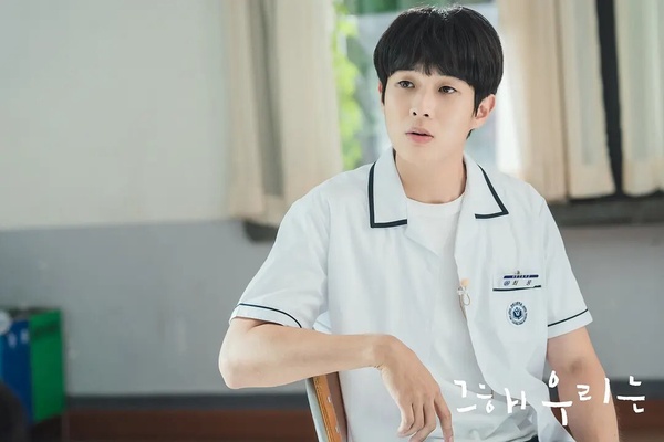 《臥底洪小姐》朴信惠裝嫩失敗？5位「零違和降齡出演」的韓劇演員！最後一位無敵了！