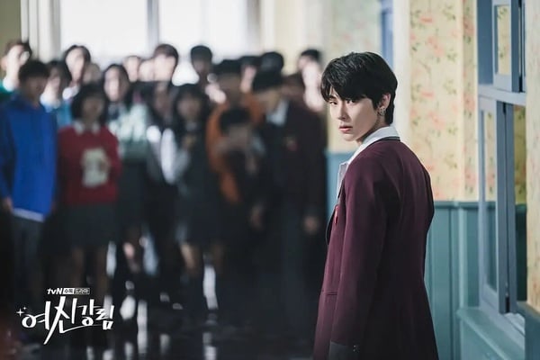 《臥底洪小姐》朴信惠裝嫩失敗？5位「零違和降齡出演」的韓劇演員！最後一位無敵了！