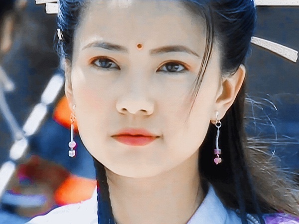 高圓圓是大家心中的文藝女神，但其實她早年也演了很多古裝劇，《倚天屠龍記》周芷若、《秦王李世民傳奇》楊若惜等，都很美呢！