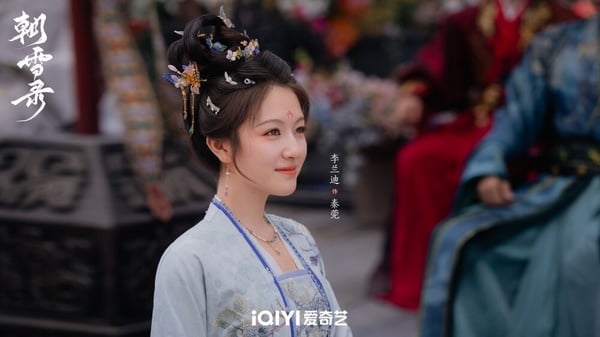 李蘭迪是童星出身，演技一直以來都不錯，只不過之前拍完《你好，舊時光》後，一直沒遇到適合的題材與角色，直到近幾年出演古裝劇，才再次獲得不小的討論度！像是去年出演《朝雪錄》，在網上的熱度就蠻不錯的，她的演技發揮穩定，角色完成度高，讓觀眾追劇時蠻有代入感，再加上這幾年的古裝扮相都很適合她，整體氣質加分不少，近年的發展確實很不錯！