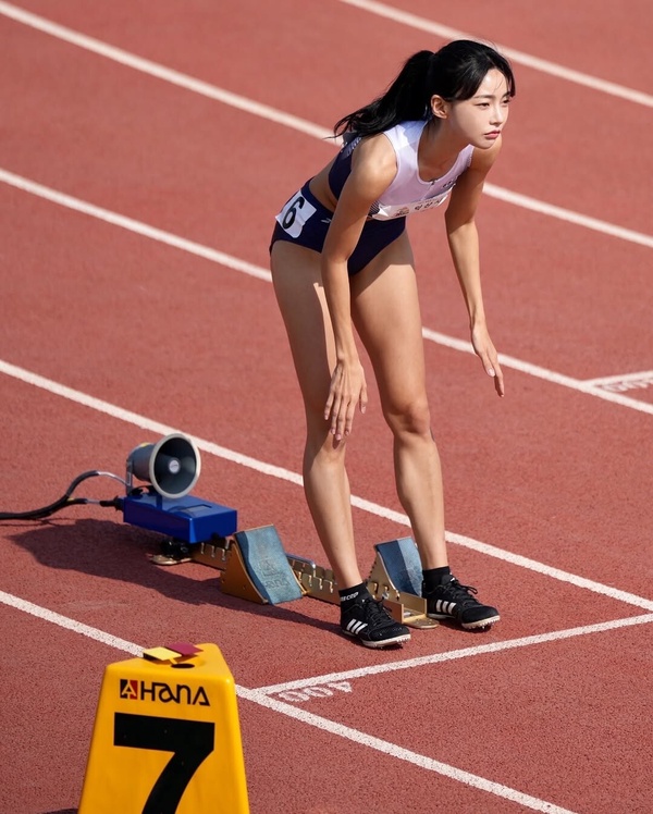 田徑界Karina！《單身即地獄5》金珉志6件事！拉耳示愛霸氣圈粉，卻自曝不擅與帥哥相處