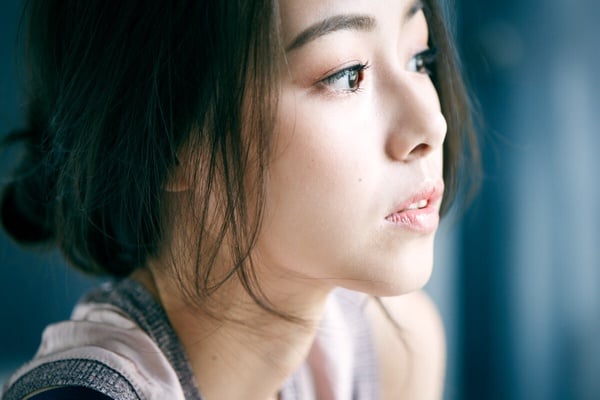 種鑽石美容是奇蹟還是毀膚？皮膚科醫師揭開光澤肌的危險代價