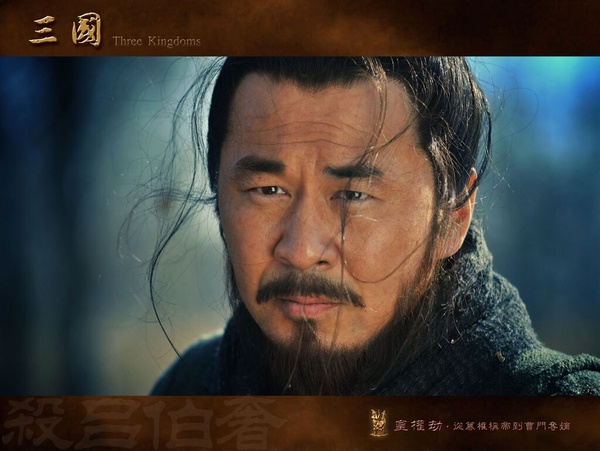 2010年版的《新三國》是多年來不斷被重刷的老劇，三國故事被拍過無數次，這版絕對算得上經典，豆瓣評分高達7.5分。雖然負面評價也有，故事顯得冗長拖沓，但人物性格的完整度高，讓喜歡追歷史劇的觀眾願意一再回味，現在越來越少這種群像歷史劇了。