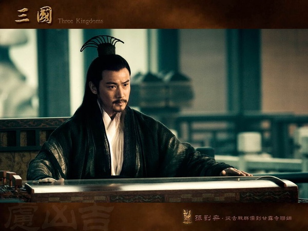 2010年版的《新三國》是多年來不斷被重刷的老劇，三國故事被拍過無數次，這版絕對算得上經典，豆瓣評分高達7.5分。雖然負面評價也有，故事顯得冗長拖沓，但人物性格的完整度高，讓喜歡追歷史劇的觀眾願意一再回味，現在越來越少這種群像歷史劇了。