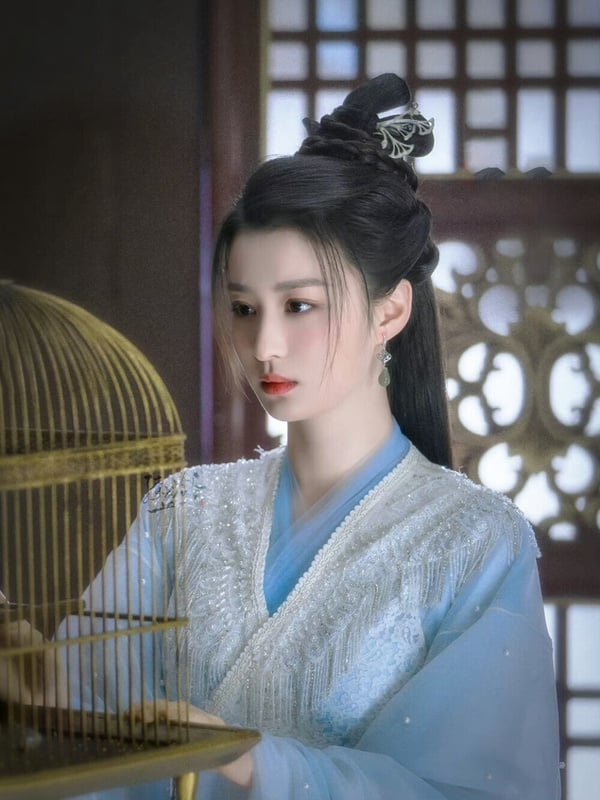 《成何體統》王楚然7個絕美古裝造型！《玉骨遙》美貌輾壓任敏，第6部公認「美貌巔峰」