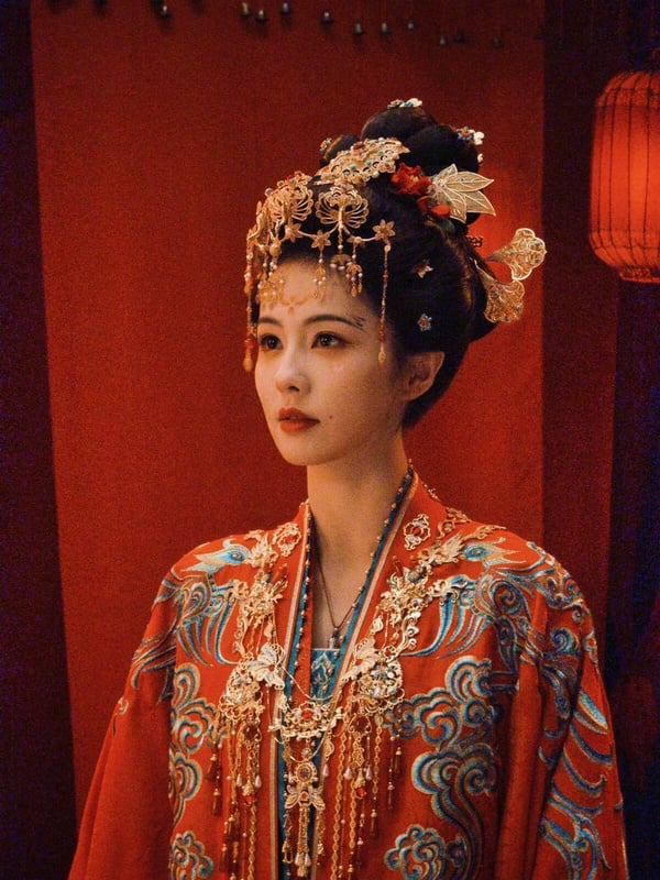 白鹿4部「雙平台熱度破萬」陸劇！《唐宮奇案》熱度爆衝，《長月燼明》破萬速度最快