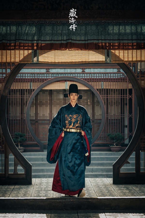 肖戰《藏海傳》不看真的可惜！這是2025爆款陸劇，熱度高，且口碑也很好！《藏海傳》是一部大男主古裝權謀劇，既有充滿奇幻色彩的冒險，也有朝堂上的心機博弈，劇情一環扣一環，結局也沒爛尾，在豆瓣開出7.1的高評分。