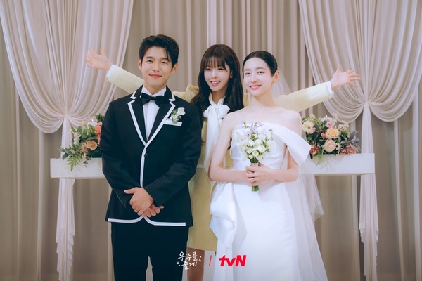 2026最期待女演員TOP5!《今天開始是人類》金惠奫第5，她狠超《21世紀大君夫人》IU奪冠