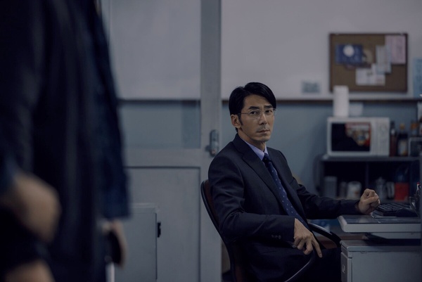 Netflix《百萬人推理》10位演員介紹！鄭伊健是全劇組偶像，《影后》流氓變百萬網紅！