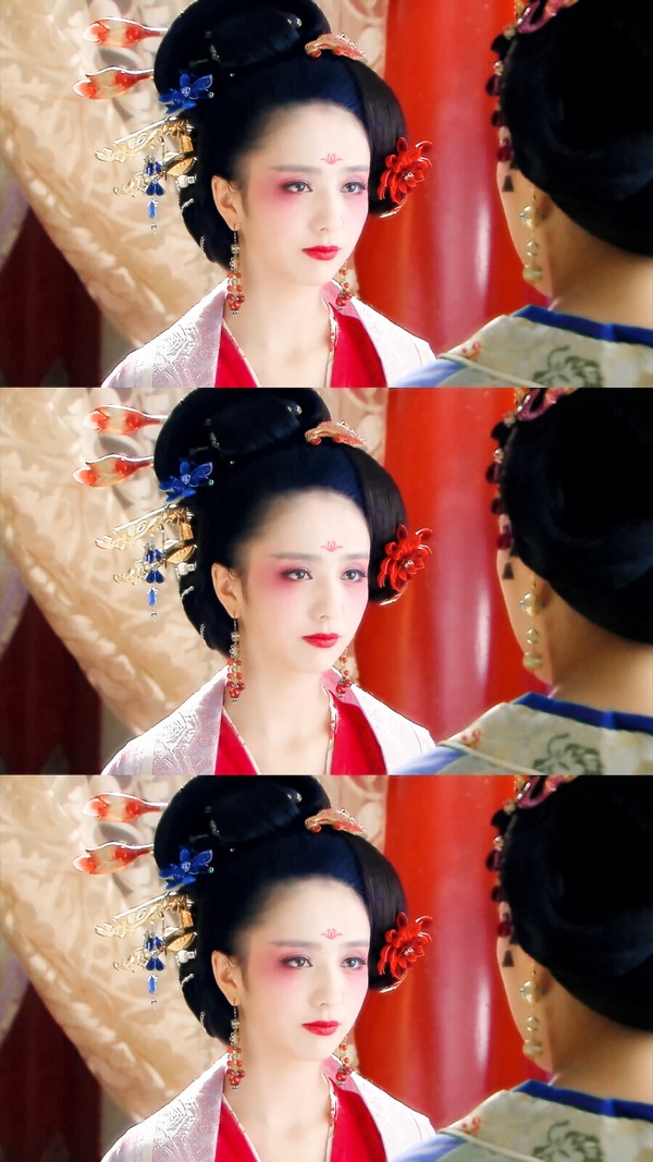 這位是不輸《成何體統》的絕世妖妃！佟麗婭早期演了許多古裝女神，《夢回唐朝》陶美人就是其中一個，超級豔麗、嫵媚的妝，好適合她深邃的五官，只有她化起來不像妖怪吧。