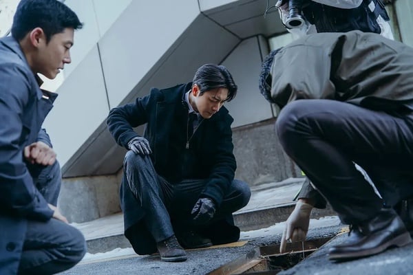 8部「好看到欲罷不能」Netflix韓劇！《莎拉的真偽人生》很上癮，這部神劇追到廢寢忘食