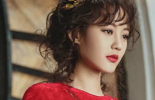 《唐宮奇案》白鹿當年好青澀！網評最愛的90花「第1部主演陸劇」TOP10！冠軍當年就很美