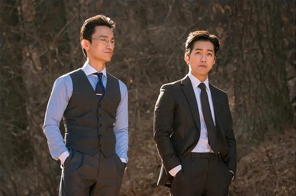 不輸《莎拉的真偽人生》！7部熬夜也要追Netflix韓劇！《黑暗榮耀》好看，這部一集上癮