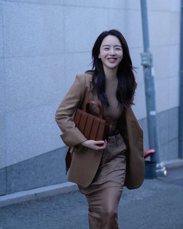 《莎拉的真偽人生》申惠善7件事！從萬年配角到信看演員，演戲初衷就為了見這男神一面