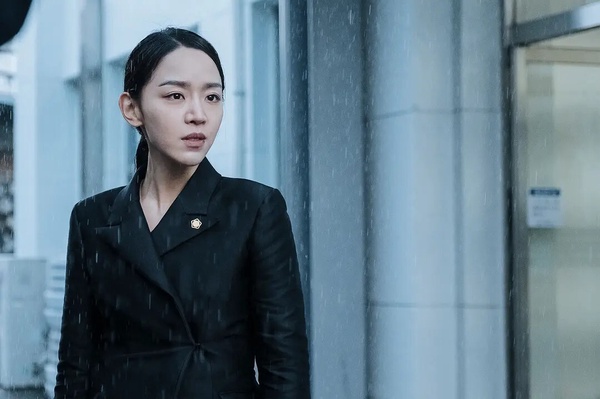 《莎拉的真偽人生》申惠善7件事！從萬年配角到信看演員，演戲初衷就為了見這男神一面