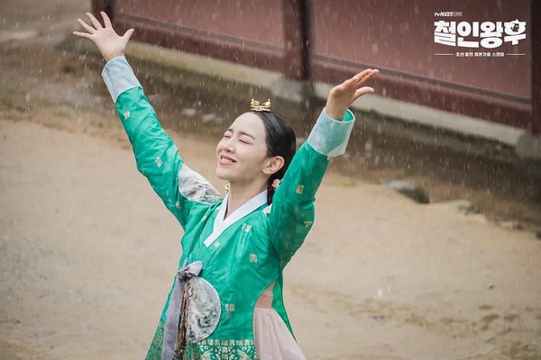 《莎拉的真偽人生》申惠善7件事！從萬年配角到信看演員，演戲初衷就為了見這男神一面