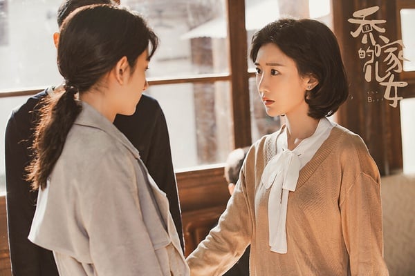 《喬家的兒女》是2021暑期檔的高評價陸劇，豆瓣評分一度衝到8.7分，不過後期評價不斷下跌，大結局後豆瓣評分降到7.7分。《喬家的兒女》為金牌製作團隊正午陽光最新力作，講述喬家五個子女從1977到2008三十餘年的人生歷程，劇本扎實，角色形象鮮活立體，沉重的劇情又帶著溫度，故事節奏舒適，許多原著小說粉絲都覺得還原度很好。